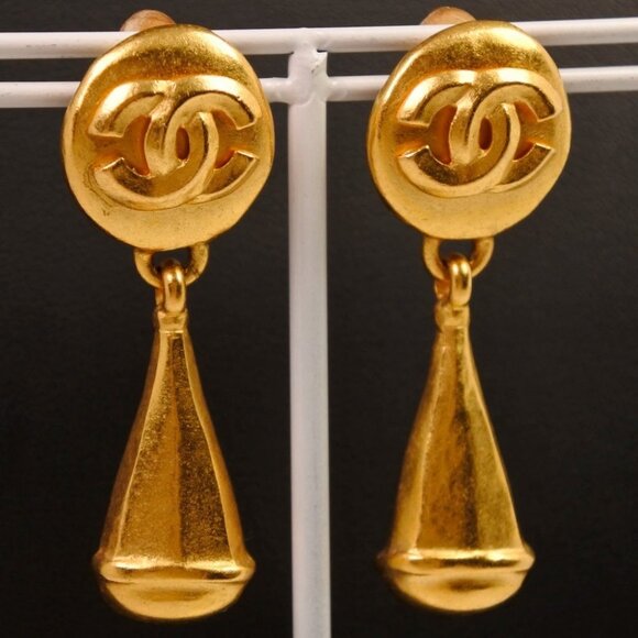 CHANEL Earring Swing / COCO Mark gold Plated Gold 29.8g Women - Picture 1 of 8